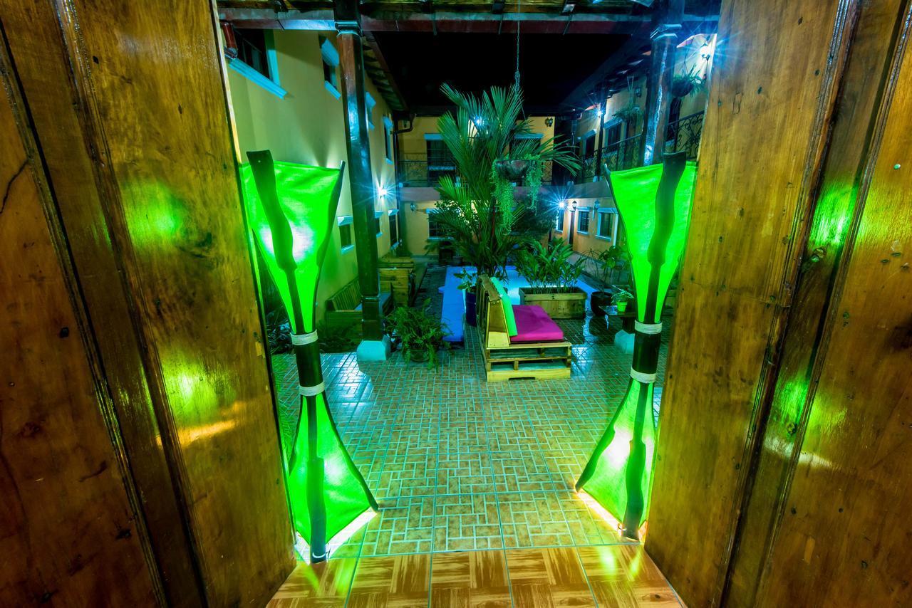 Fullmoon Hotel Granada Dış mekan fotoğraf
